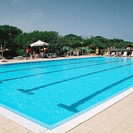 Attractive Mobile Home In Sorso With Shared Pool סורסו