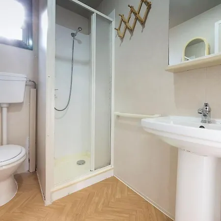 Attractive Mobile Home In Sorso With Shared Pool בית נופש *