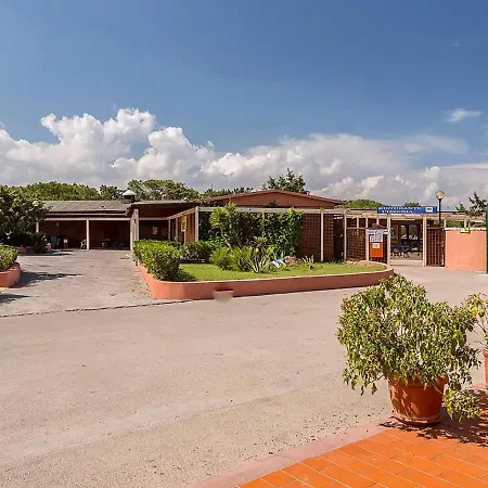 Attractive Mobile Home In Sorso With Shared Pool סורסו