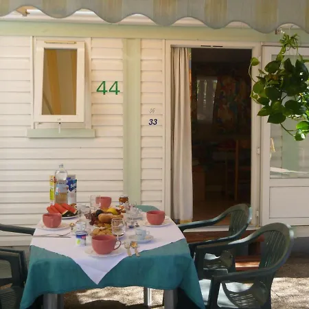 Attractive Mobile Home In Sorso With Shared Pool בית נופש *