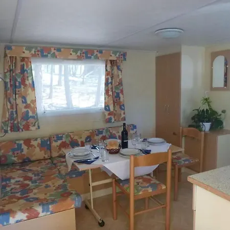 Attractive Mobile Home In Sorso With Shared Pool בית נופש *
