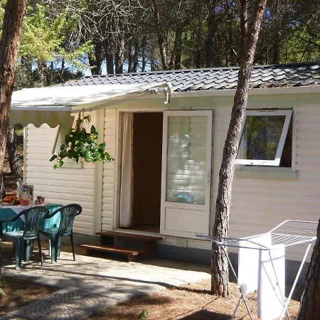 Attractive Mobile Home In Sorso With Shared Pool בית נופש *